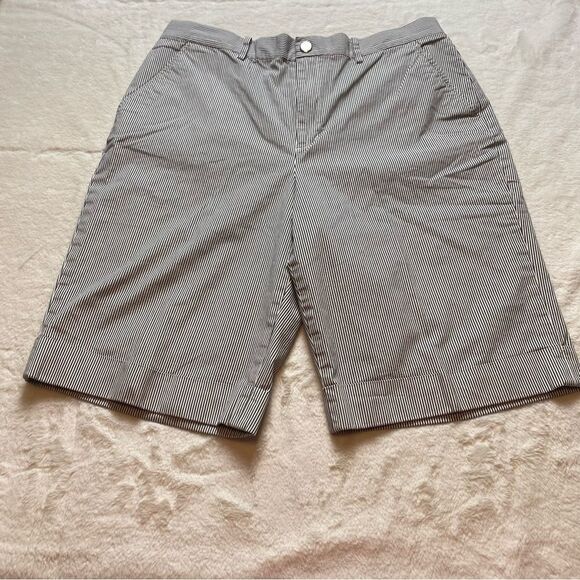 Lauren Active Ralph Lauren Dark Blue and White Striped Bermuda Shorts Size 12 - Picture 1 of 12